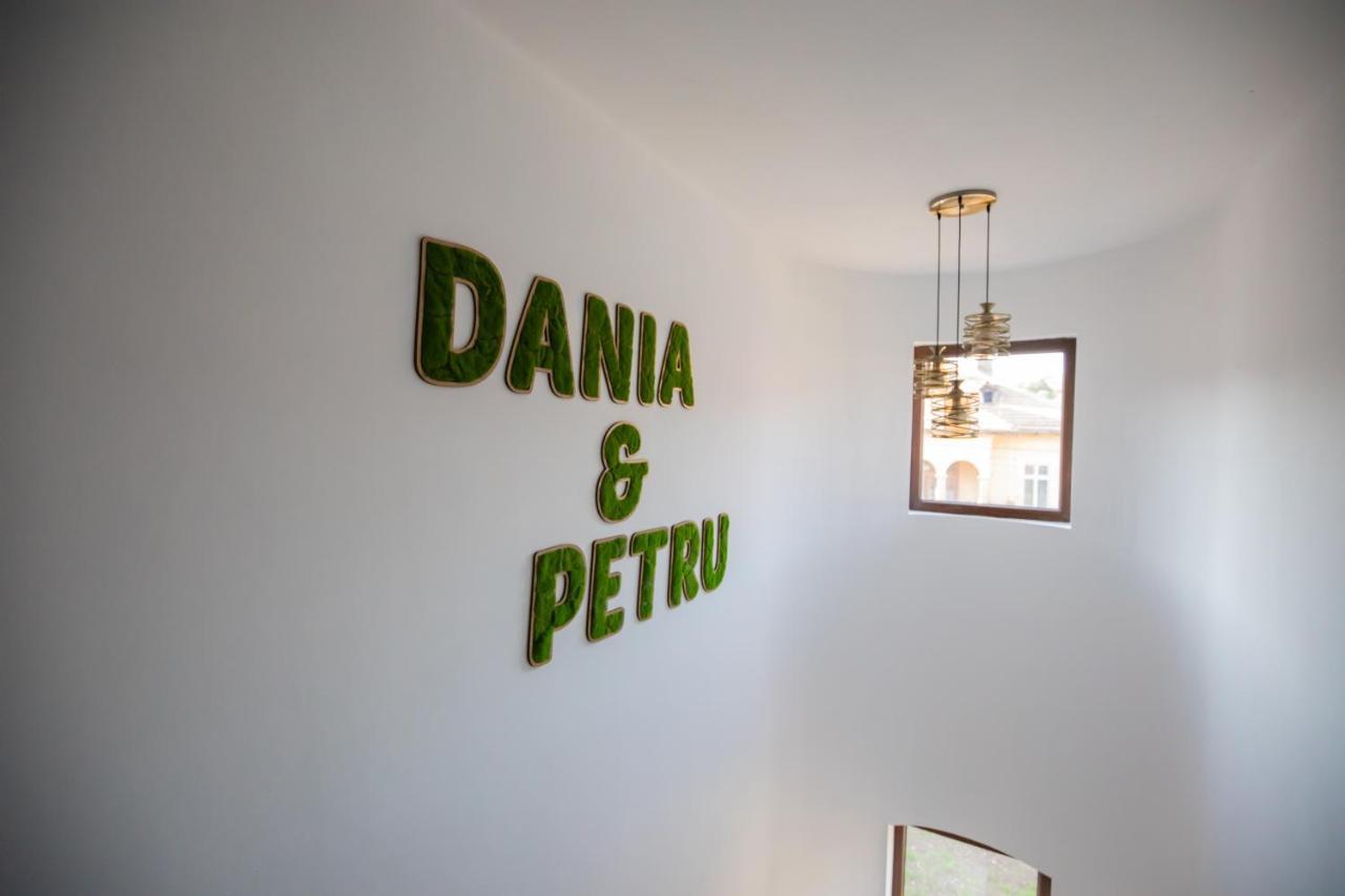 Dania&Petru Residence Tîrgu Ocna エクステリア 写真